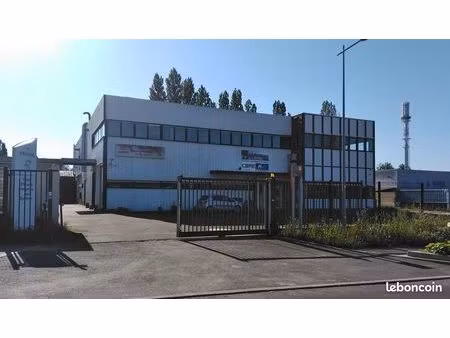 local commercial 1960m2