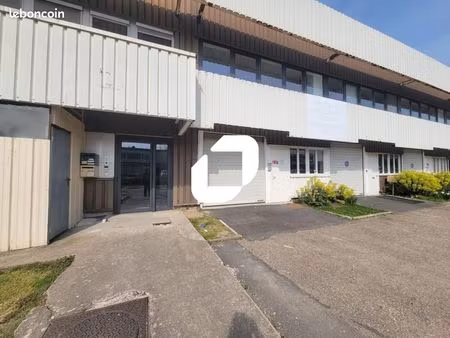local d'activité 220 m²