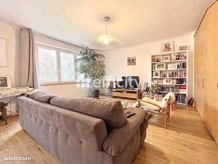 appartement 4 pièces 84 m²