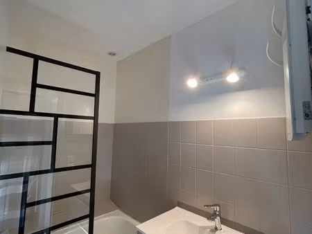 location t3 de 50m2 entièrement rénové et équipé