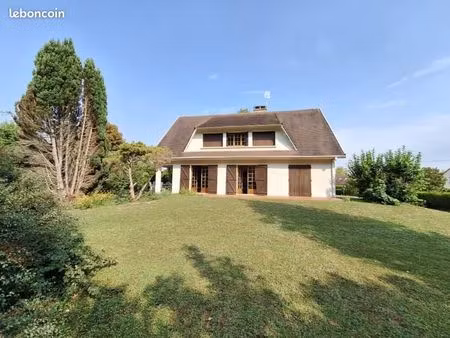 maison 7 pièces 205 m²