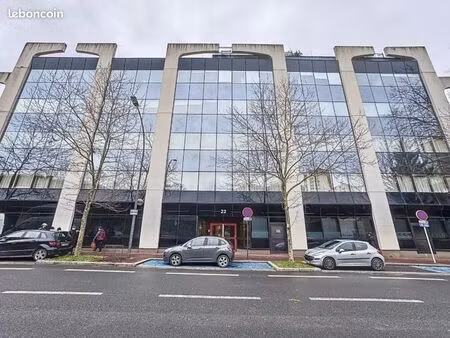 bureaux 236 m²