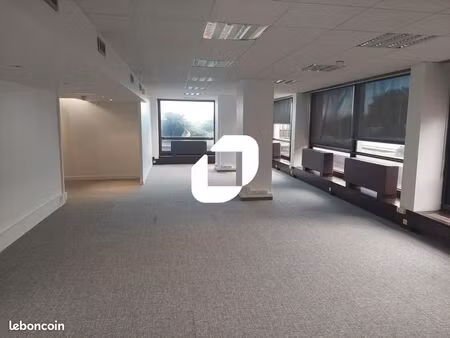 bureaux 103 m²