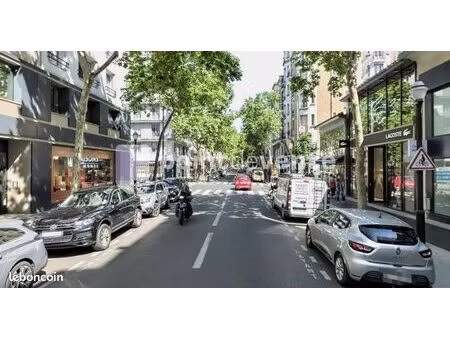 local commercial 251 m²