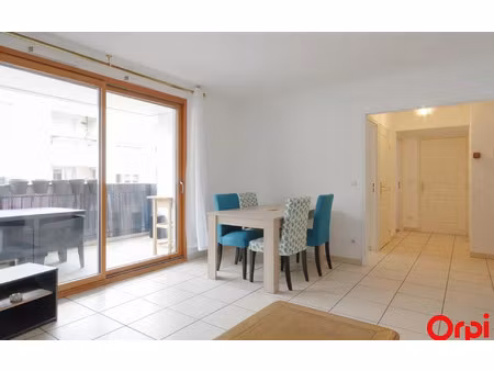 location appartement  m² t-2 à lyon 3  1 041 €