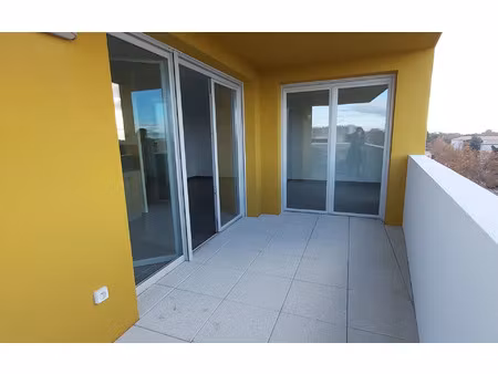 location appartement  m² t-4 à montpellier  1 068 €