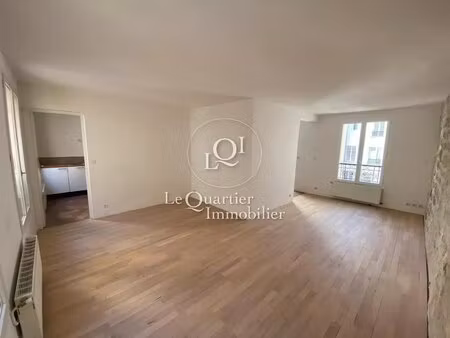 appartement non meublé a deux pas de sacre coeur  proche metro anvers et abbesses.