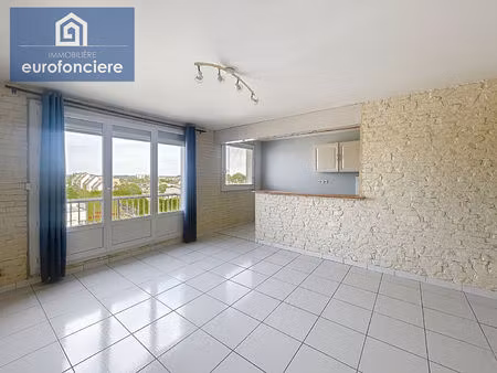 appartement 2 chambres avec parking proche centre ville