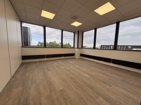 location bureaux 100 m² à 400 m²