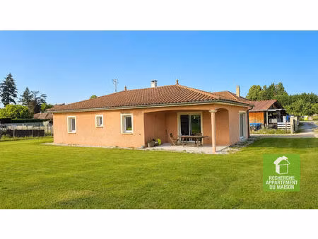 maison de plain pied 3 chambres sur 700m2