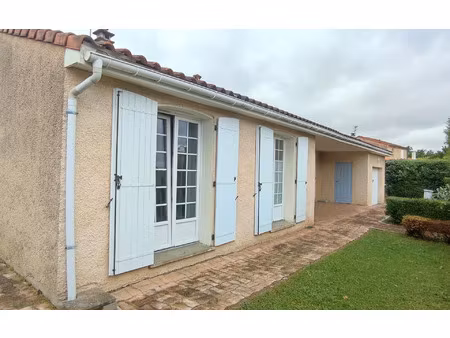 location maison  118.69 m² t-4 à odos  980 €