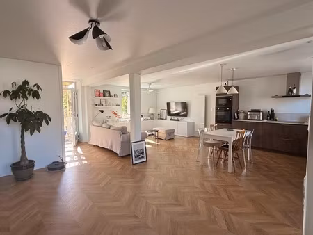 maison en pierre entièrement rénovée  95m²  avec dépendances  terrain de 1154m² 148 000 €