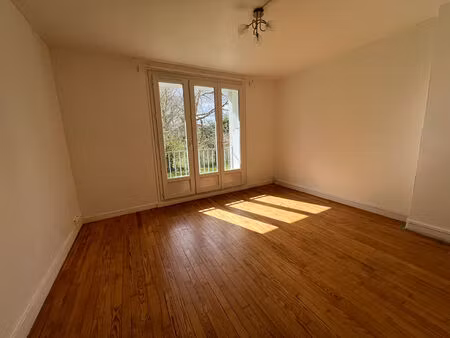 appartement guingamp 4 pièce(s) 63.70 m2