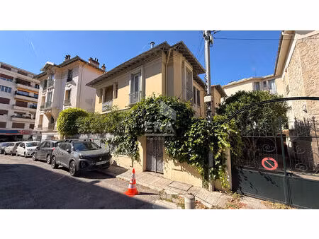 a vendre: bas de maison à nice 4 pièces 96m2