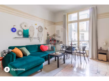studio 32 65m2 lumineux situé à 230m du métro georges v