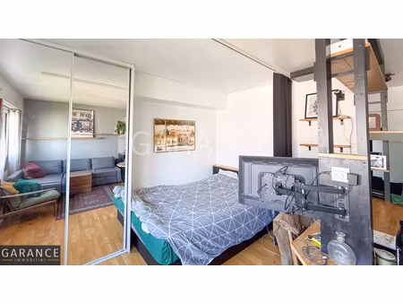 location studio meublé à paris (75010) - colonel fabien