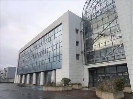 vente local d'activités 8 440 m²