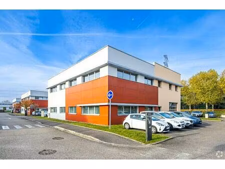 location local d’activités saint-priest 69800 97m²