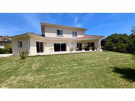 maison chapareillan- calme - grand terrain