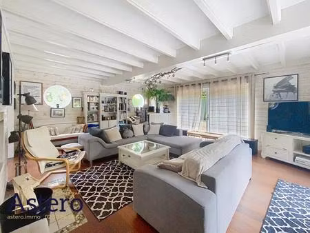maison familiale 5 chambres avec studio indépendant et piscine - orgères