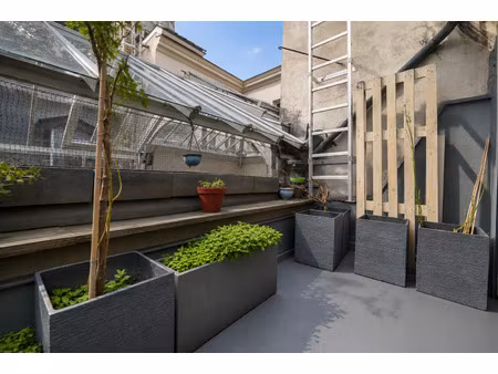 paris 2 : maison de ville avec terrasse