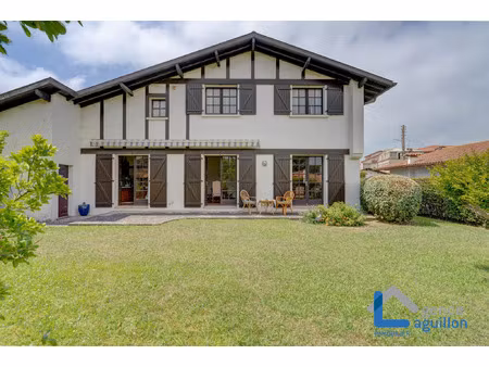 vente maison 7 pièces 184 m² hendaye (64700)