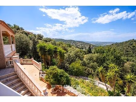 villa rénovée avec piscine au coeur des chartreuses