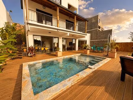 villa t5 a vendre a petite ile de la reunion