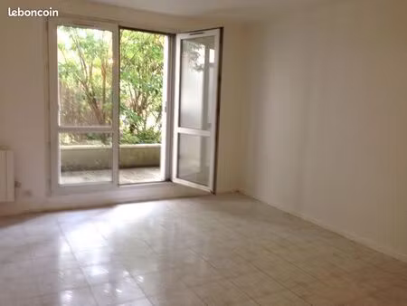 studio 30 m² avec terrasse  jardinet et parking – limite montreuil