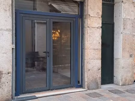 immeuble avec commerce/ possibilité location vente
