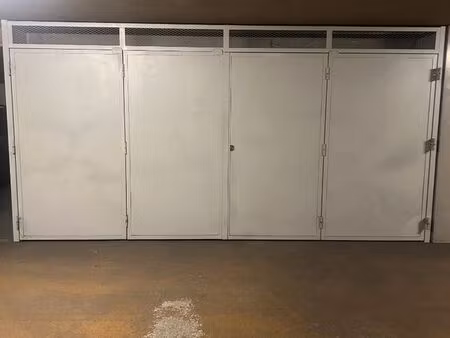 parking/box 22 m² pantin