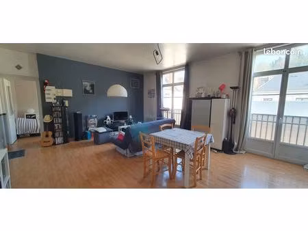appartement f2 - 56 m2 - centre de chateau-du-loir montval-sur-loir