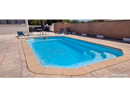 dependance avec piscine