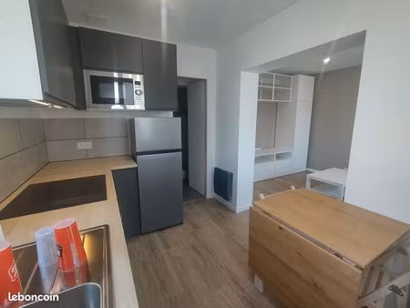 location studio meublé