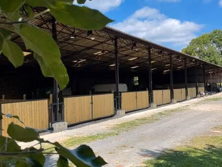 box sécurisé 60/70 m² – camping-car  bateau  stockage – disponible juillet