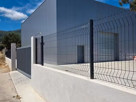 a vendre entrepot 207 m2/2300 euros/m2 soit 476100 euros