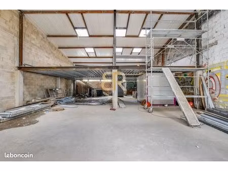 entrepôt 170 m² montreuil