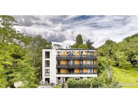 limeil-brévannes : studio avec grand balcon