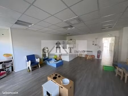 commerce 180 m²