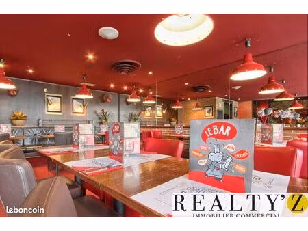 local commercial 604 m²