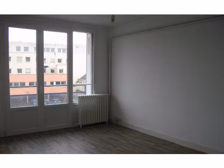 location appartement  56.57 m² t-3 à bourges  658 €