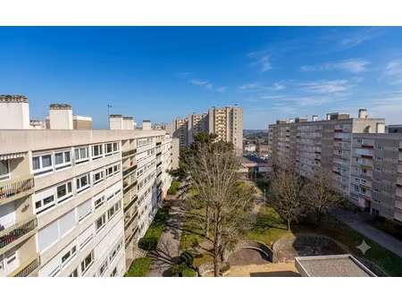 location appartement  53.2 m² t-2 à pierre-bénite  758 €
