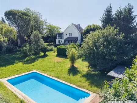 secteur coeur de causse - spacieuse demeure  maison d'amis et grande dépendance sur 4000..