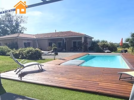 maison contemporaine de plain-pied 180 m² prestations haut de gamme piscine chauffée