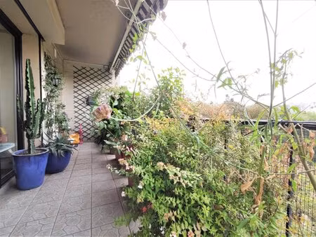 3 pieces spacieux avec terrasse face au parc