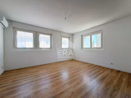 a vendre 84120 pertuis appartement 3 pieces d'environ 71m² avec balcon et une place de sta