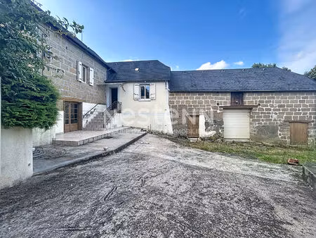 maison avec corps de ferme à vendre à varetz : terrain de 5ha avec sources  garages électr