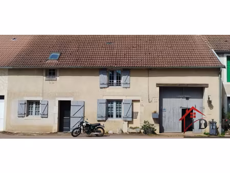 maison sept pièces  183 mètres carrés avec grange