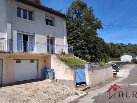 maison type 5 sur sous-sol jumelée d'un côté