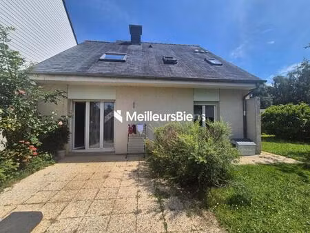 bien lumineux de belle surface  idéal pour famille ou investisseur